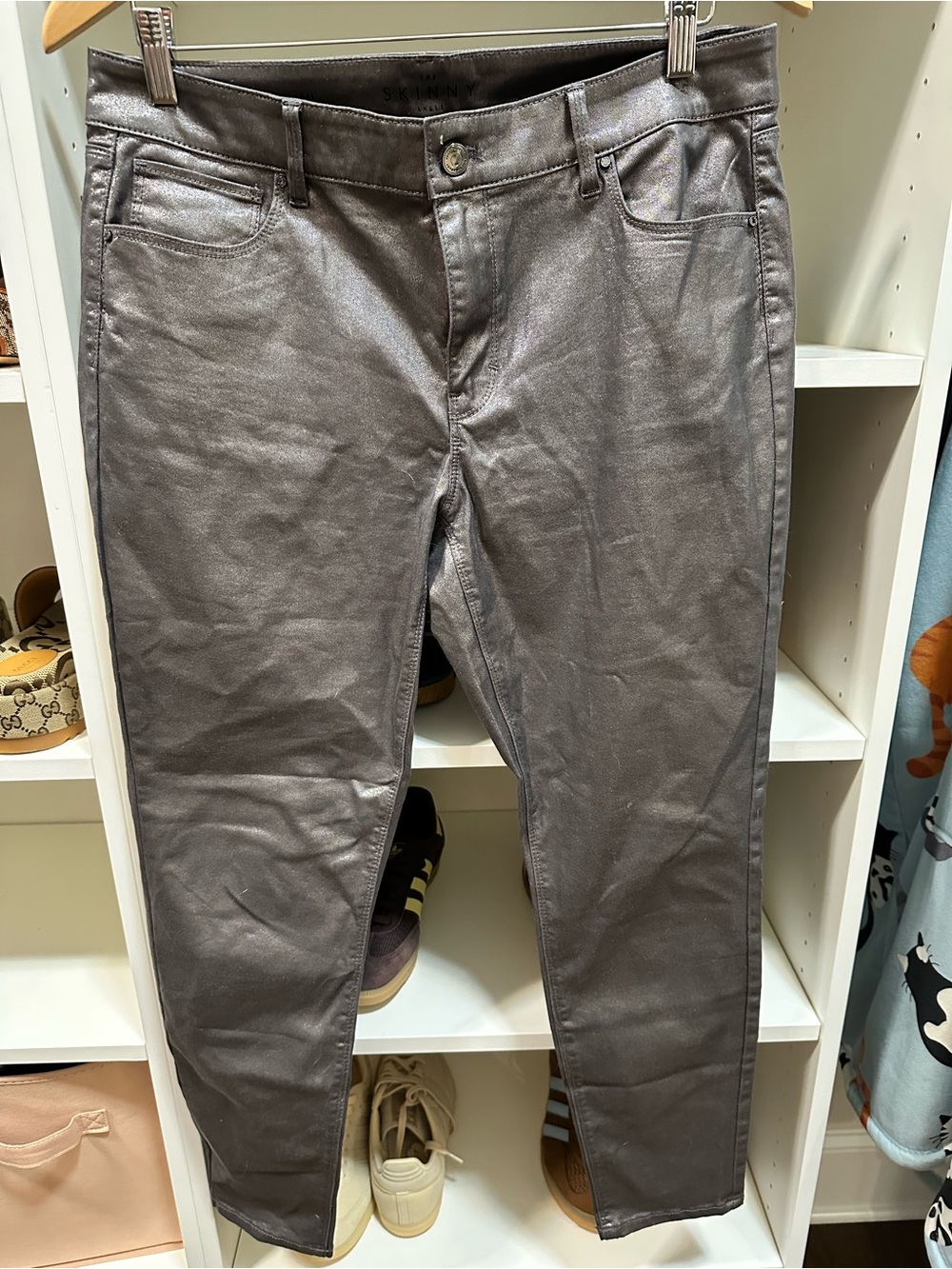 NWOT WHBM The Skinny Ankle silver coated skinny jeans size 10